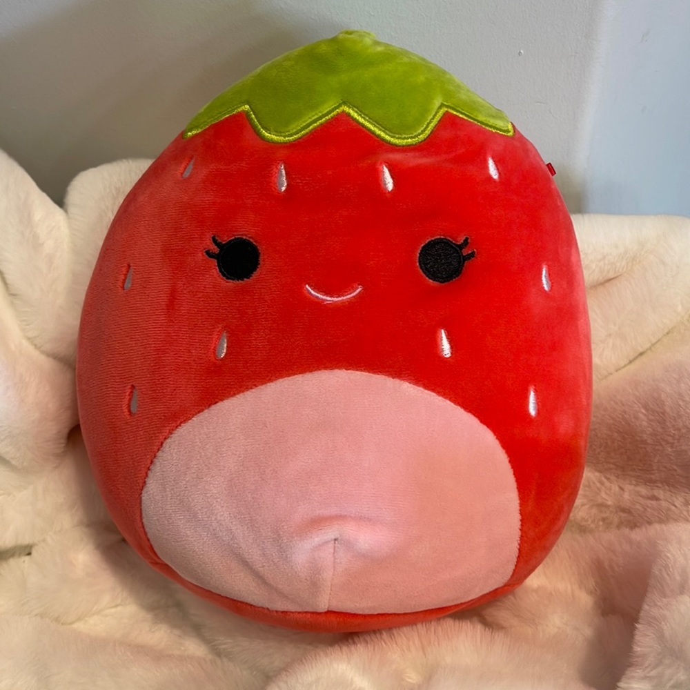 Squishmallows Strawberry no tags
